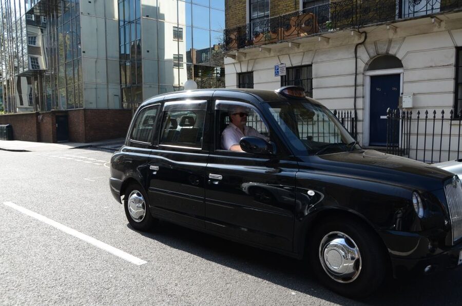 Edinburgh's Hidden Treasures Black Taxi Tour - Photo stops are the whole point, so plan your camera and patience