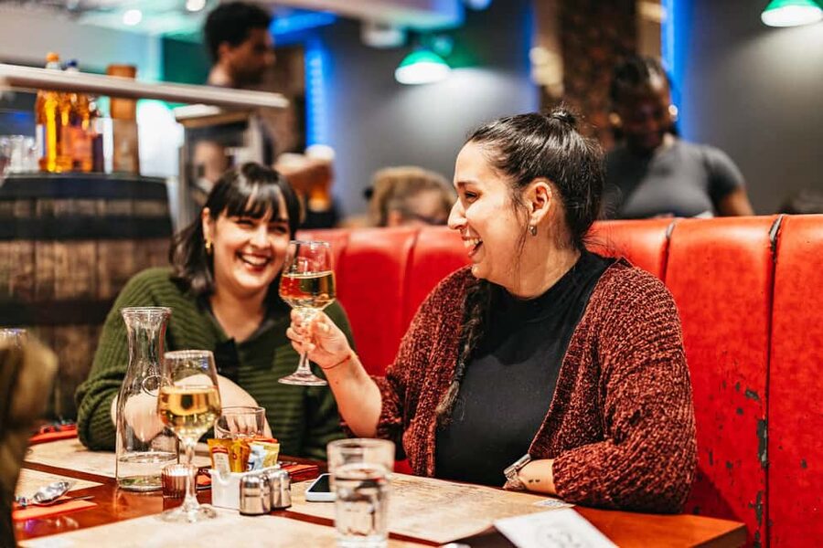 Edinburgh: Scottish Dinner and Folk Music Experience - Your Dinner Plan: 3 Courses, a Scottish Drink, and What That Actually Means