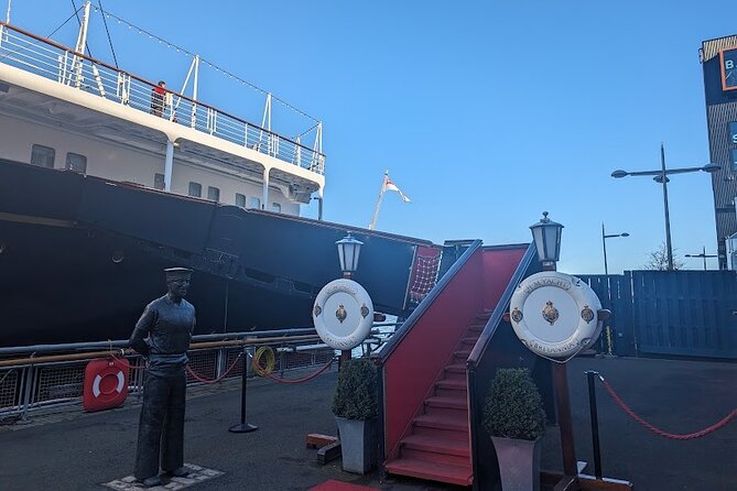 Edinburgh Shore Excursion: City Tour and Royal Yacht Britannia - Getting to the bus: 9:30 departure and tender reality