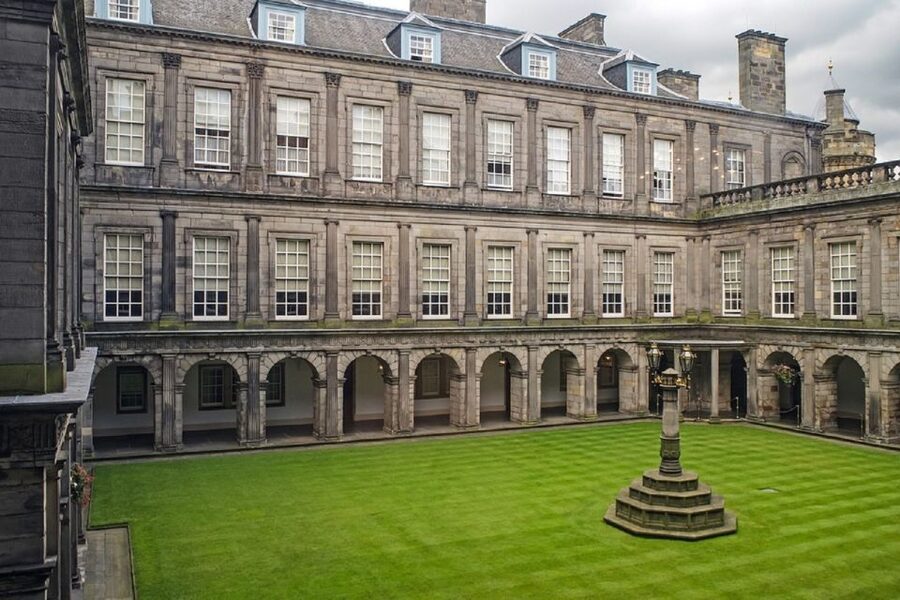 Edinburgh Shore Excursion: City Tour & Royal Yacht Britannia - Who should book this excursion, and who should skip it