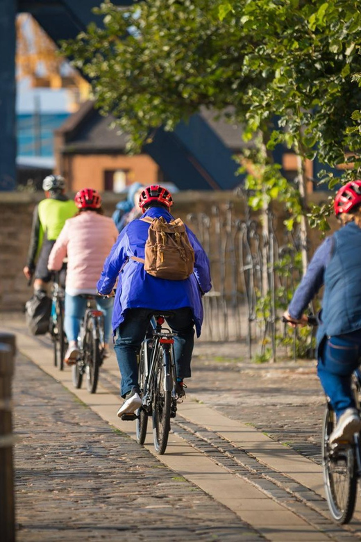Edinburgh: Sightseeing Bike Tour - From Princes Street to Quiet Streets You Usually Miss