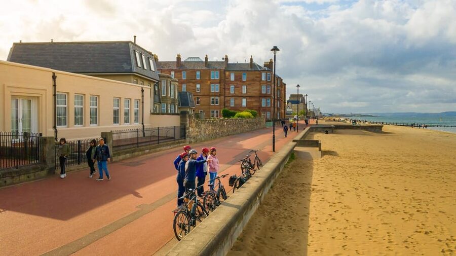 Edinburgh: Sightseeing Bike Tour - E-bike vs Standard Bike, and How Hills Will Feel