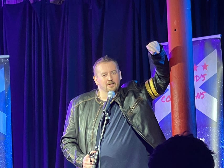 Edinburgh: Stand Up Comedy Show - Entering the Beehive Inn and finding the Comedy Attic