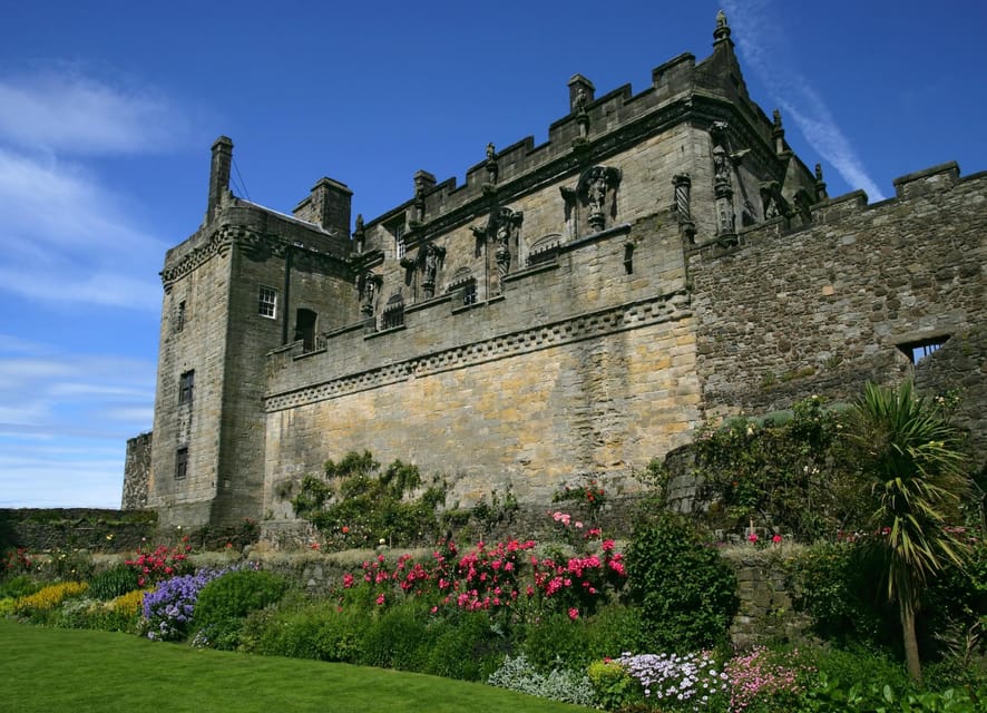 Edinburgh: Stirling Castle, Kelpies, Whisky & Highlands Tour - What to pack and how to make the day comfortable