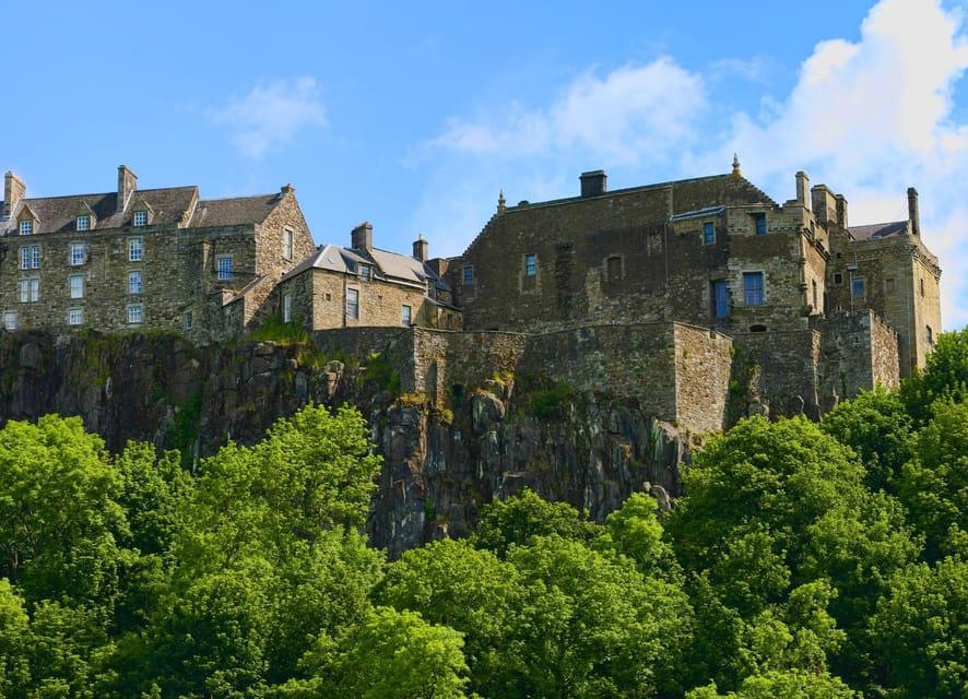 Edinburgh: Stirling Castle, Kelpies, Whisky & Highlands Tour - First stop: Stirling Castle and the thread that ties the whole day together