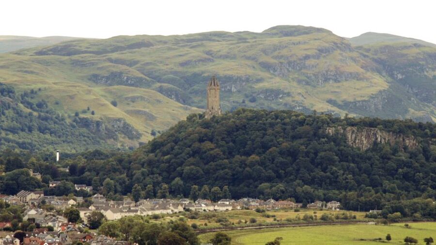 Edinburgh: Stirling, Whisky and St Andrews Tour in Spanish - Price and value: what you get for about $71