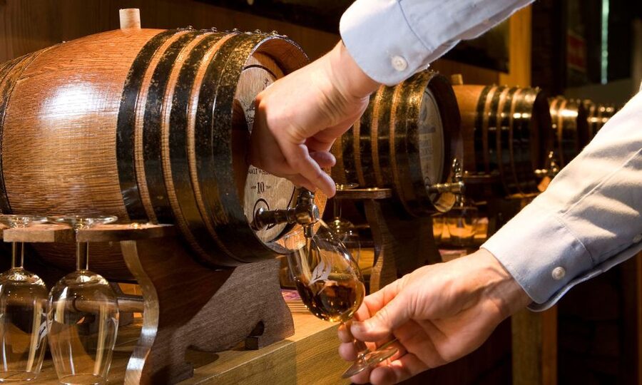 Edinburgh: Stirling, Whisky & St Andrews Tour in Italian - Stirling, St Andrews, Whisky, and the One-Day Value From Edinburgh