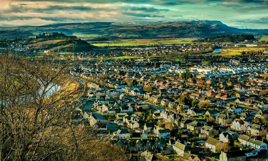 Edinburgh: Stirling, Whisky & St Andrews Tour in Italian - Stirling Castle on Volcanic Rock and William Wallace’s Monument