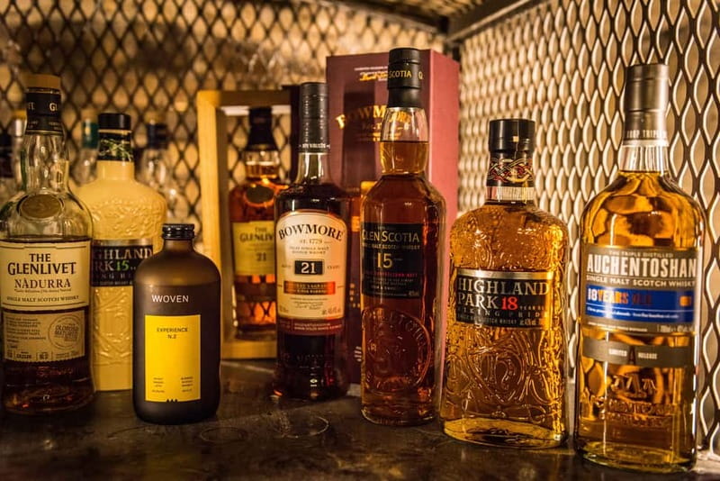 Edinburgh: The Lost Close Underground Scotch Whiskey Tasting - Intermediate and high-end upgrades: older drams and top-shelf pours