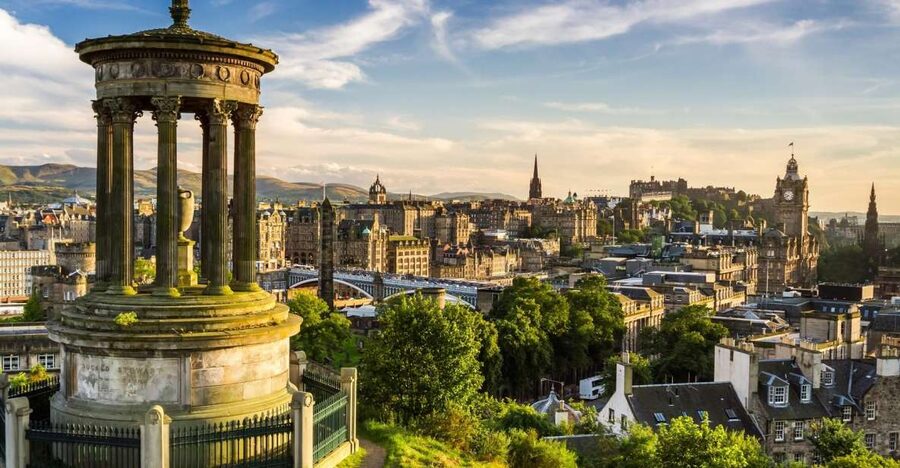 Edinburgh: The Royal City Tour from London - Key highlights you will actually use
