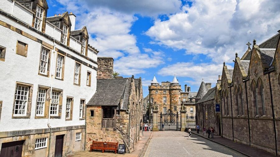 Edinburgh: The Royal City Tour from London - Quick tips to make the electronic-ticket day go smoothly