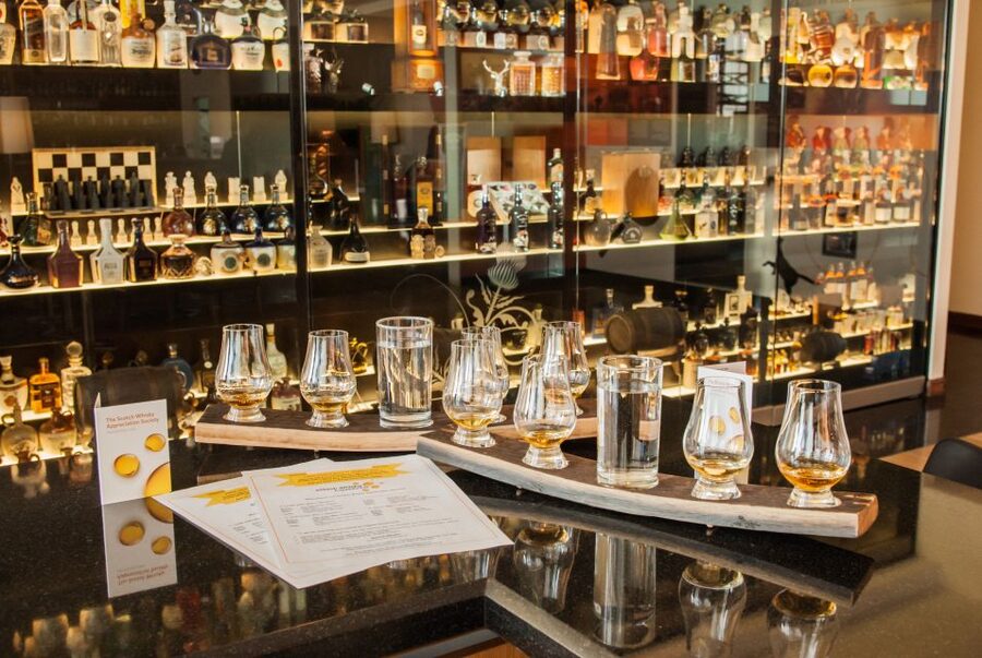 Edinburgh: The Scotch Whisky Experience Tour and Tasting - Tasting tips that match how the tour is taught