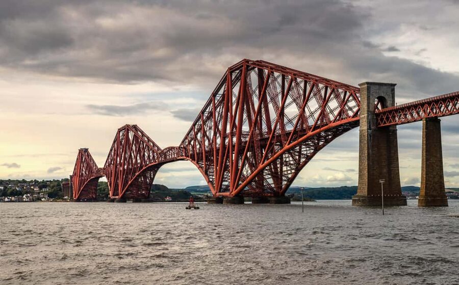 Edinburgh to Scottish Highlands: Whisky, Views & Hairy Coos - Queensferry and the red Forth Rail Bridge: finishing with a UNESCO-class view
