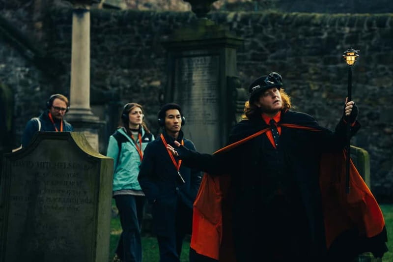 Edinburgh: Underground Vaults and Graveyard Evening Tour - Key things that make this tour worth your evening