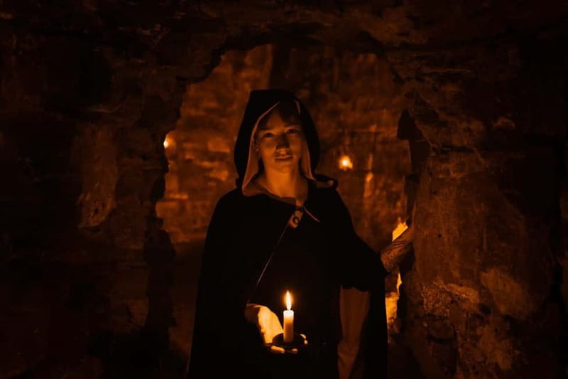 Edinburgh: Underground Vaults and Graveyard Evening Tour - Should you book it or pass?
