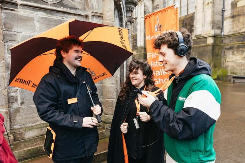 Edinburgh: Underground Vaults Evening Ghost Tour with Whisky - Old Town at night, then the vaults: why the route works