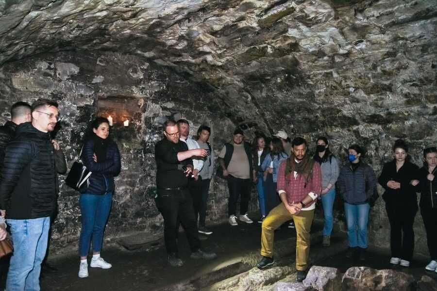 Edinburgh: Underground Vaults Tour - How scary is it, and what changes with more paranormal options?
