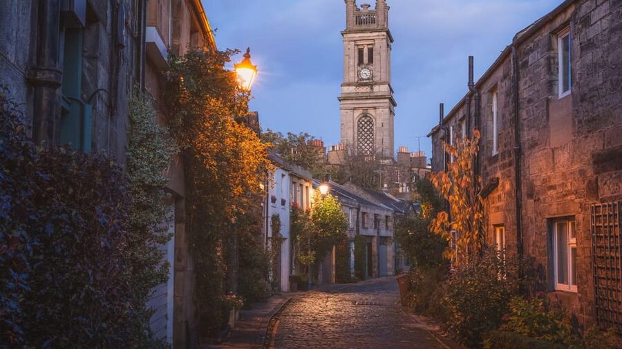 Edinburgh Walking Tour with a Local - What you pay and what makes it good value at $48