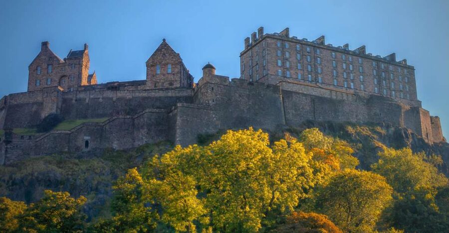 Edinburgh Welcome Tour: Private Tour with a Local - Why a private Edinburgh welcome tour makes your trip easier