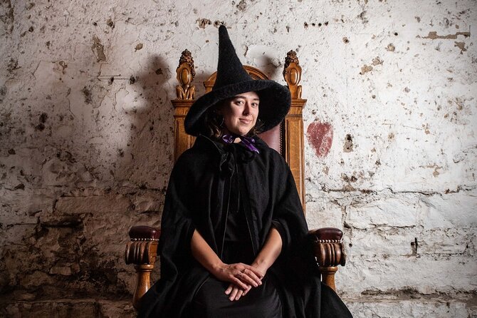Edinburgh: Witches & Haunted History Walking Tour - Royal Mile Storytelling: The North Berwick Witches Thread