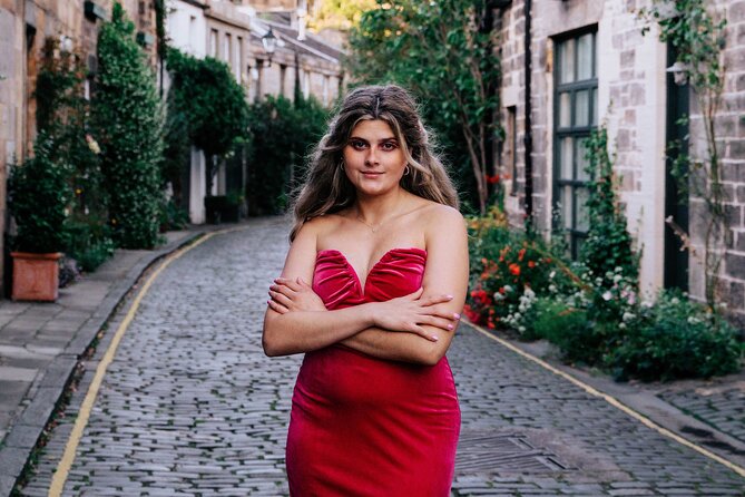 Elegant Professional Private Photoshoot Tour in Edinburgh - Price and value: what $176.50 buys you