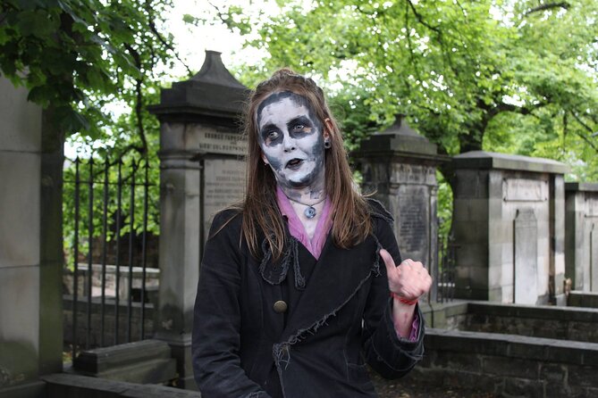 Extreme Paranormal Underground Ghost Tour in Edinburgh - Meeting at 124 High St, 9:15 pm, and why the night matters