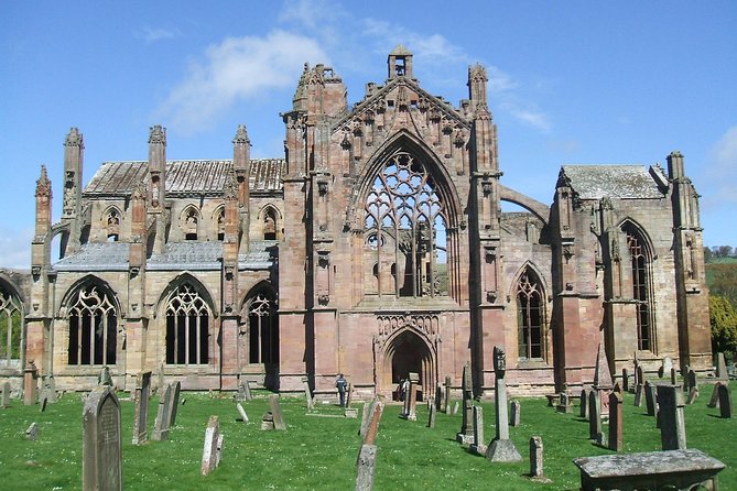 From Edinburgh: 1-day Outlander Tour - attractions included - Hopetoun House: Scottish baroque with Outlander scene connections
