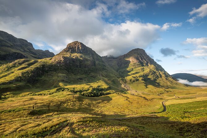 From Edinburgh: 6-Day Isle of Skye & Hebridean Hopper Tour w/Room - Edinburgh to the Highlands: Kelpies, Stirling Passing Views, and Glencoe’s Mood