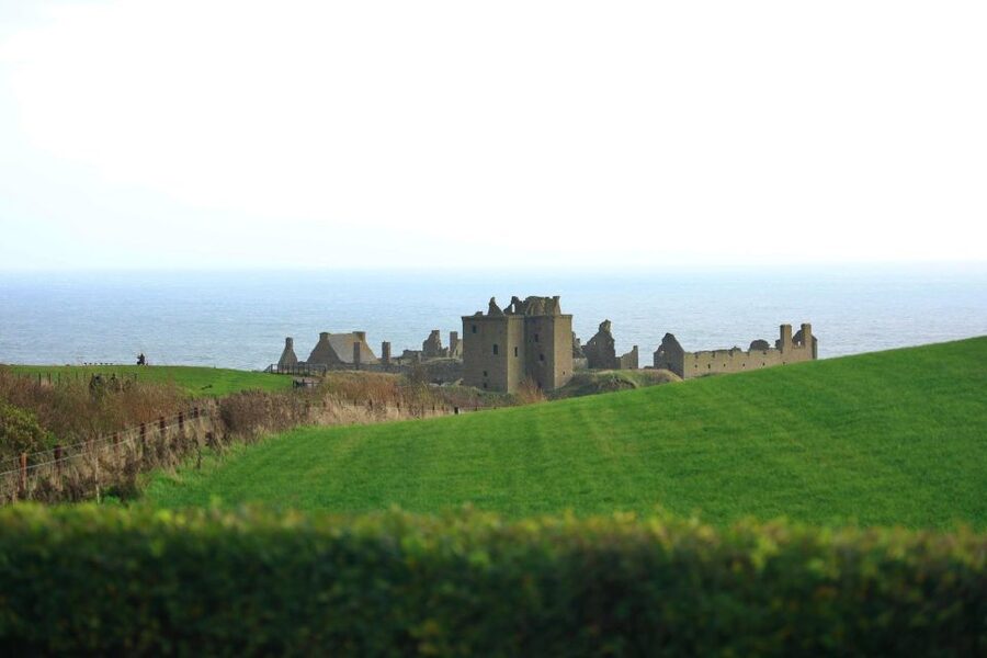 From Edinburgh: 6-Day Shetland & Nothernmost Explorer - Day 6: Dunnottar Castle over rugged cliffs, then St Andrews to close