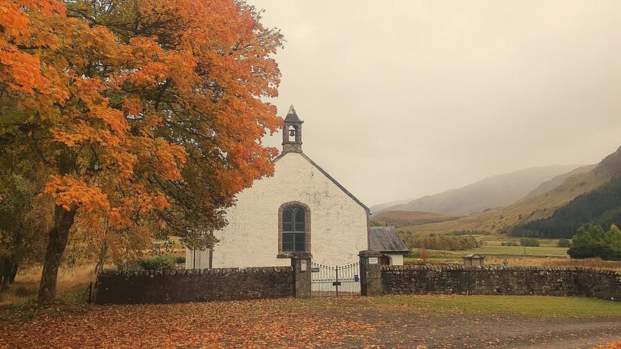 From Edinburgh: a Private Tour to a Majestic Highland Glen - Stirling Castle, Old Stirling Bridge, and the Holy Rude Church in one storyline