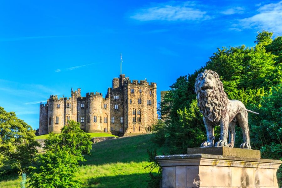 From Edinburgh: Alnwick Castle and Scottish Borders Tour - Alnwick Castle: Hogwarts Fame, Percy Family Power, and Smart Time Management