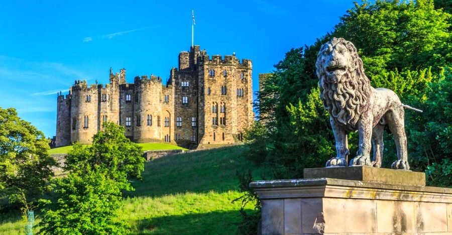 From Edinburgh: Alnwick Castle and Scottish Borders Tour - Northumberland Coast Photo Stops: The Best Kind of Windy Detour