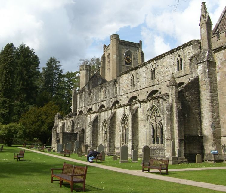 From Edinburgh: Best of Scotland Small-Group Day Tour - Lunch at the castle: keep it simple, and save energy for the drive
