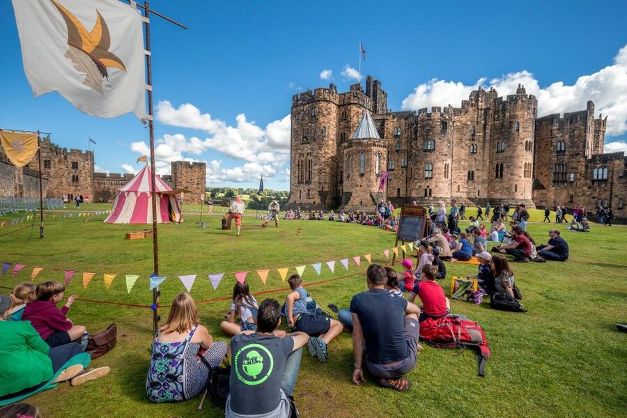 From Edinburgh: Day Trip to Bamburgh and Alnwick Castle - Getting From Edinburgh to Northumberland (and Not Feeling Crushed)