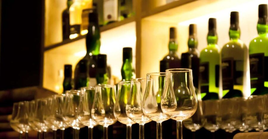 From Edinburgh: Islay and The Whisky Coast 4-Day Tour - Value and what your $1,205 is actually covering