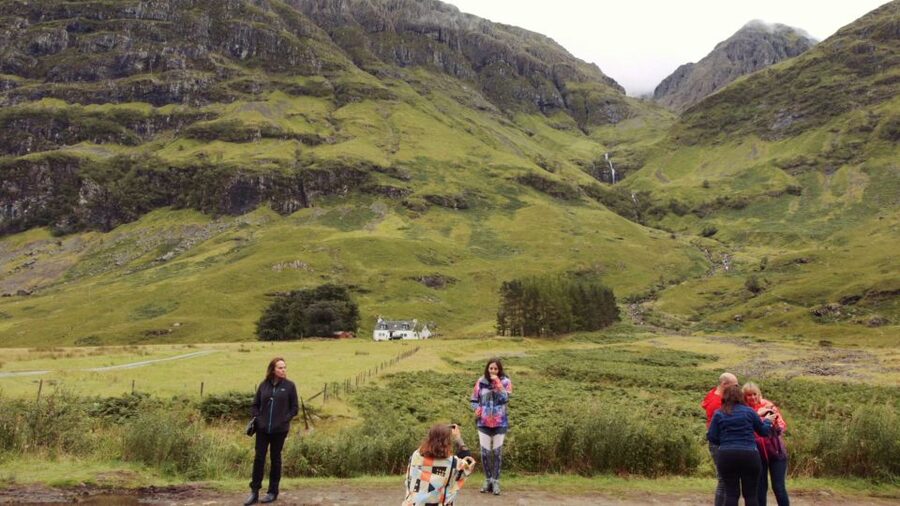 From Edinburgh: Loch Ness and Highlands Tour in Spanish - Stirling, Callander, and a Real Break That Keeps the Day Human