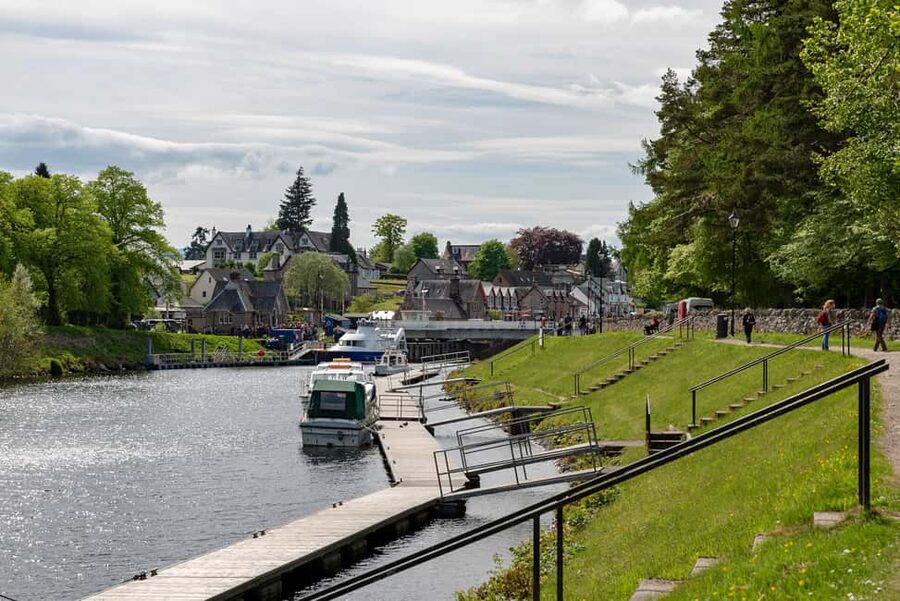 From Edinburgh: Loch Ness and Highlands Tour in Spanish - Fort Augustus and Loch Ness: The Part That Most People Actually Care About