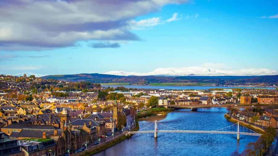 From Edinburgh: Loch Ness and Highlands Tour in Spanish - Spanish-Speaking Guides: The Real Reason People Rate This So High