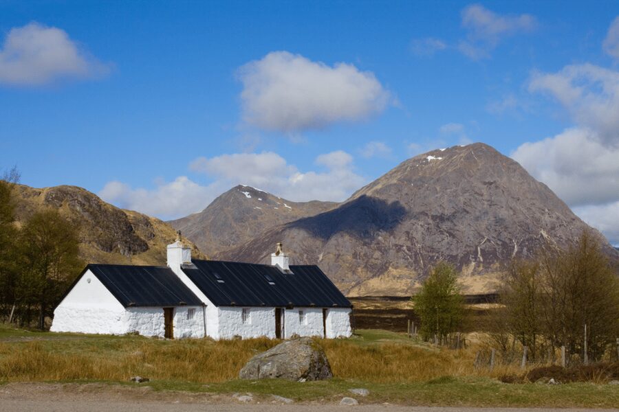 From Edinburgh: Loch Ness, Glencoe, and the Highlands Tour - Leaving Edinburgh: Stirling viewpoints and the Callander reset