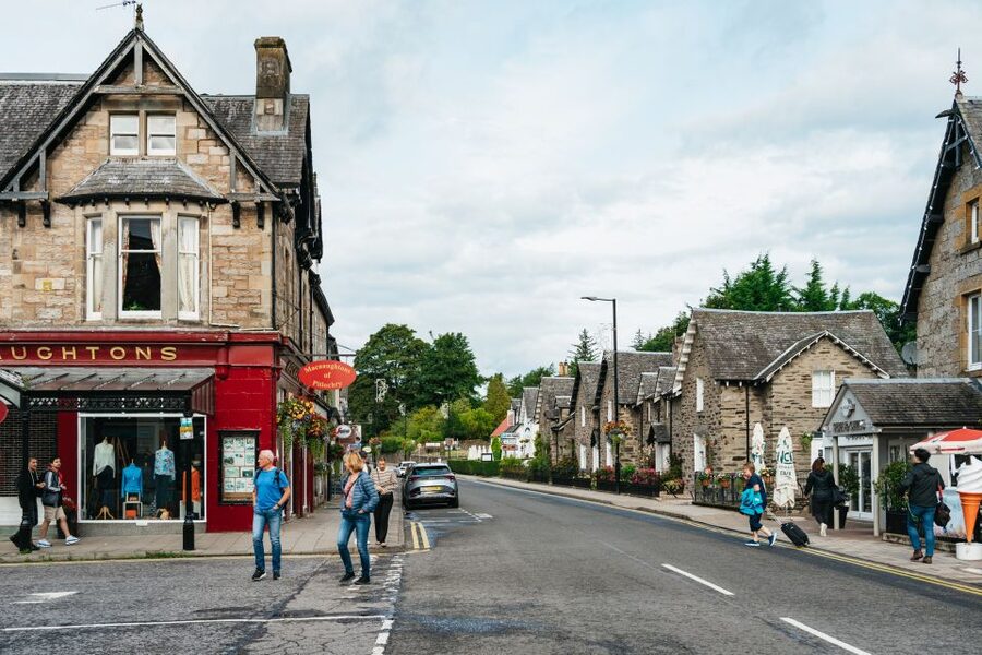 From Edinburgh: Loch Ness, Glencoe & Scottish Highlands Tour - Loch Ness and Fort Augustus: canal strolls and the Nessie hunt