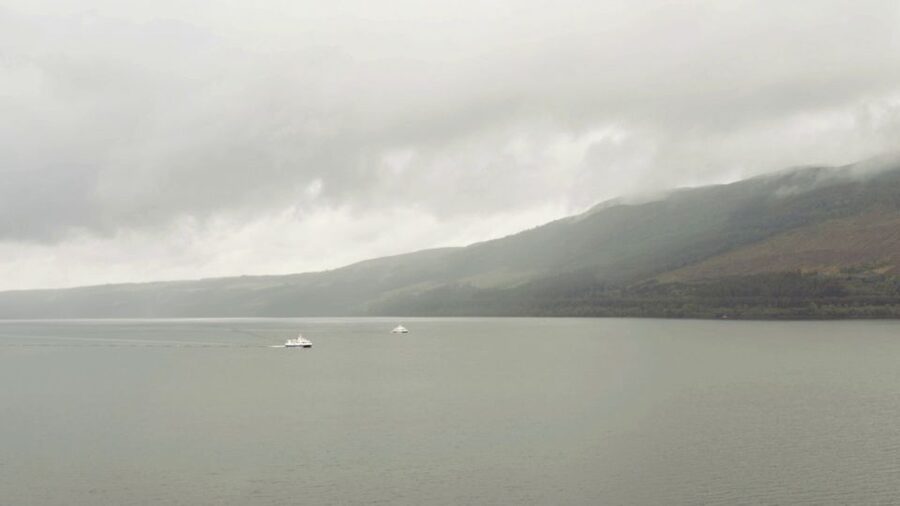 From Edinburgh: Loch Ness & Inverness Tour in Spanish - Getting On the Road From Edinburgh, Starting at High Street