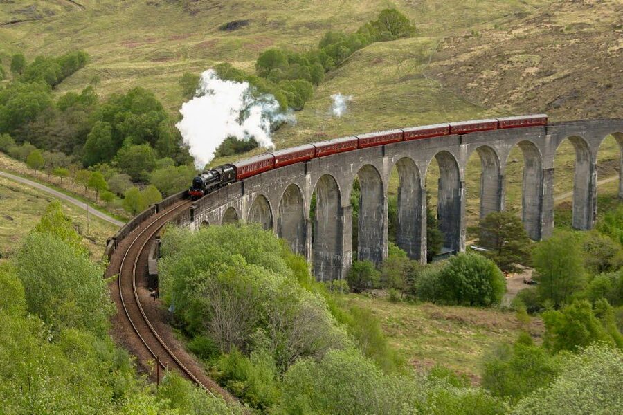 From Edinburgh: Magical Highlands Tour with Jacobite Train - Mallaig stop: free time in a working fishing town