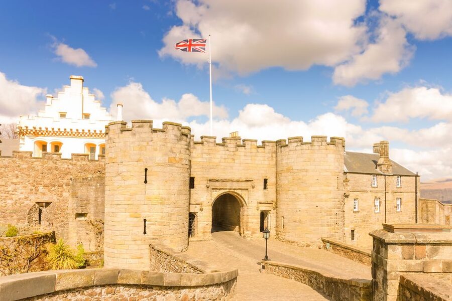 From Edinburgh: Stirling Castle, Loch Lomond & Whisky Tour - Glasgow and Clydeside whisky: what you’re really paying for