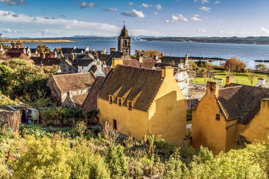 From Edinburgh: The Outlander Experience Guided Tour - Doune Castle: Castle Leoch, Courtyard Views, and Filming Footsteps