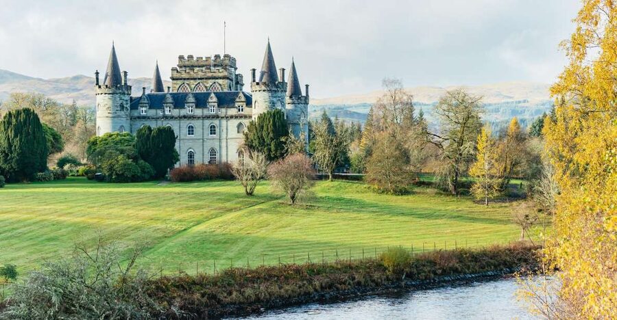 From Edinburgh: West Highlands, Lochs, and Castles Tour - Stirling Castle pass-by: the warm-up for old Scotland