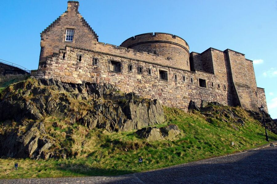 From London: Day Trip to Edinburgh by Rail with Castle Entry - Edinburgh Castle entry: timed priority for Crown Jewels and skyline views