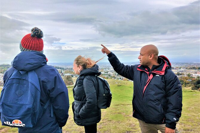 Full Day Tour of Edinburgh Including Lunch With A Local Expert - Edinburgh Old Town and the Royal Mile, with the closes and stairways explained