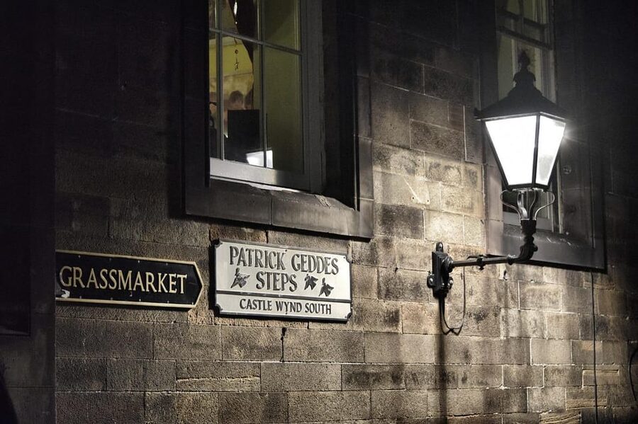 Ghost Tour in Edinburgh - Italian guides and real-world storytelling quality, from Alessandra to Ilaria