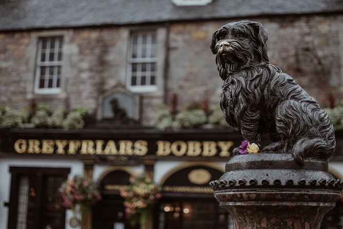 Ghosts of Edinburgh: Bloody Past Exploration Game and Tour - What you are really getting: a haunted city walk that runs like a game