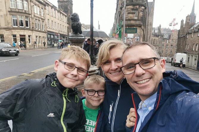 Ghosts of Edinburgh: Bloody Past Exploration Game and Tour - Route overview: a loop through Old Town landmarks and views
